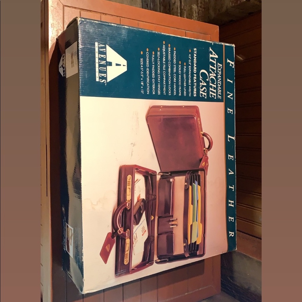 Fine leather expandable attaché case